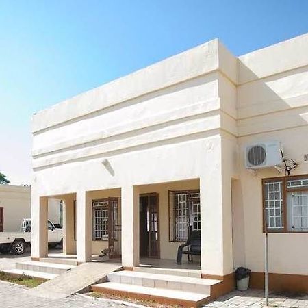 Nkanga Hotel Kasane Ngoại thất bức ảnh